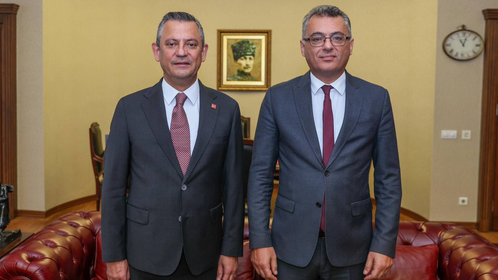 ozgur ozel kibris turk halki tuttugu tarafin propagandasini yapmak adina adaya adeta cikarma yapan zihniyete de cevabini vermistir sL9eEzhg.jpg