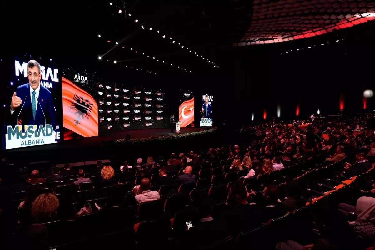 yilmaz arnavutluk turkiye yatirim forumunda GXrPnirl.jpg