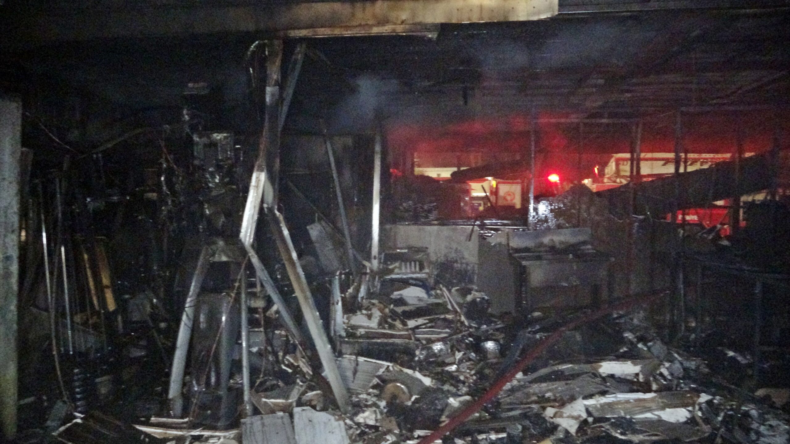 Antalya’da kafe yanıp kül oldu