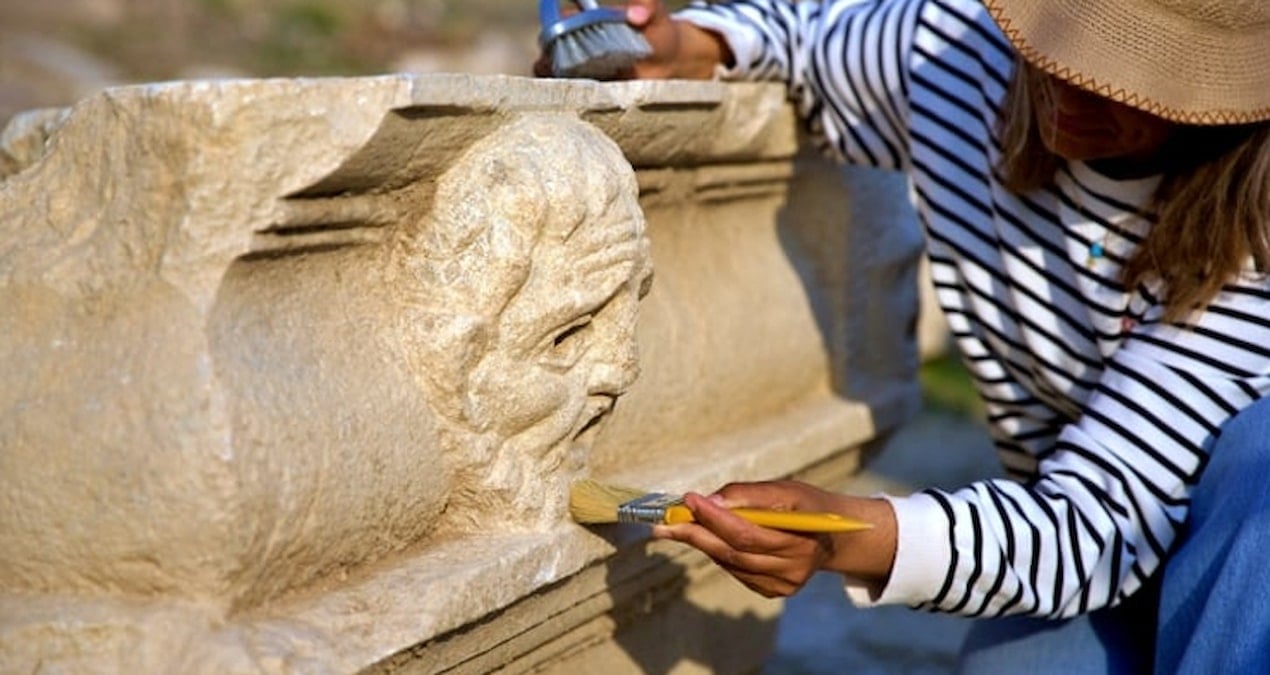 Kastabala’da beş mask bulundu: Biri filozof