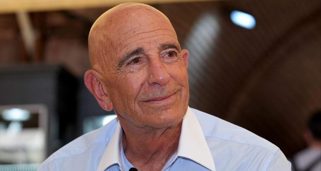 Bu hadsiz sefire haddini bildirin!