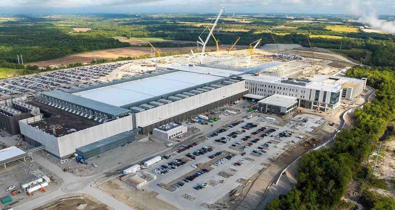 Dev fabrika seri üretime geçti! Günde on milyonlarca çip üretecek