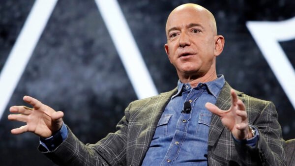 Bilgisayar Sahibi Olmak Tarihe Karışabilir! Jeff Bezos Haklı mı? 7 Jeff Bezos, Zenginlikte Başkalarına Geçti