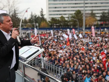 Özgür Özel’in olası yeni partisi için dikkat çeken araştırma: Açık ara birinci, en büyük blok