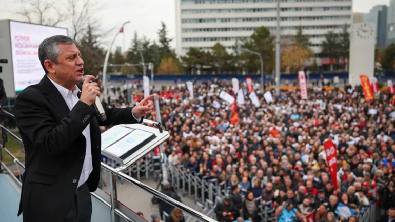Özgür Özel’in olası yeni partisi için dikkat çeken araştırma: Açık ara birinci, en büyük blok